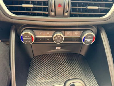 Alfa Romeo Giulia 2.9 T V6 Quadrifoglio (12)