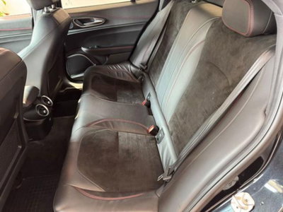 Alfa Romeo Giulia 2.9 T V6 Quadrifoglio (16)