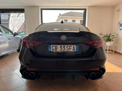 Alfa Romeo Giulia 2.9 T V6 Quadrifoglio (6)