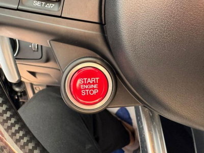 Alfa Romeo Giulia 2.9 T V6 Quadrifoglio (9)