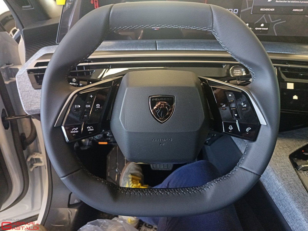 Peugeot 3008 1.2 hybrid Allure 145cv e-dcs6 (10)