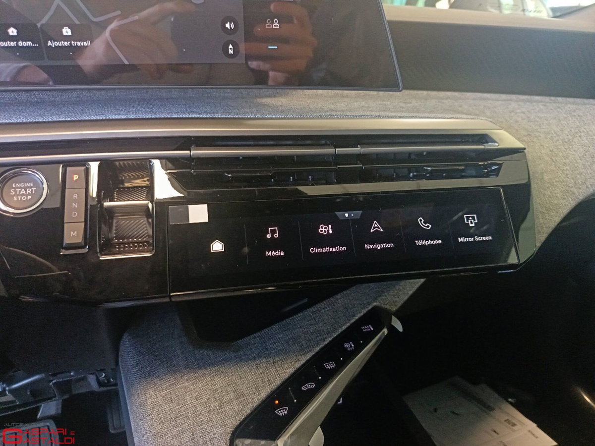 Peugeot 3008 1.2 hybrid Allure 145cv e-dcs6 (9)