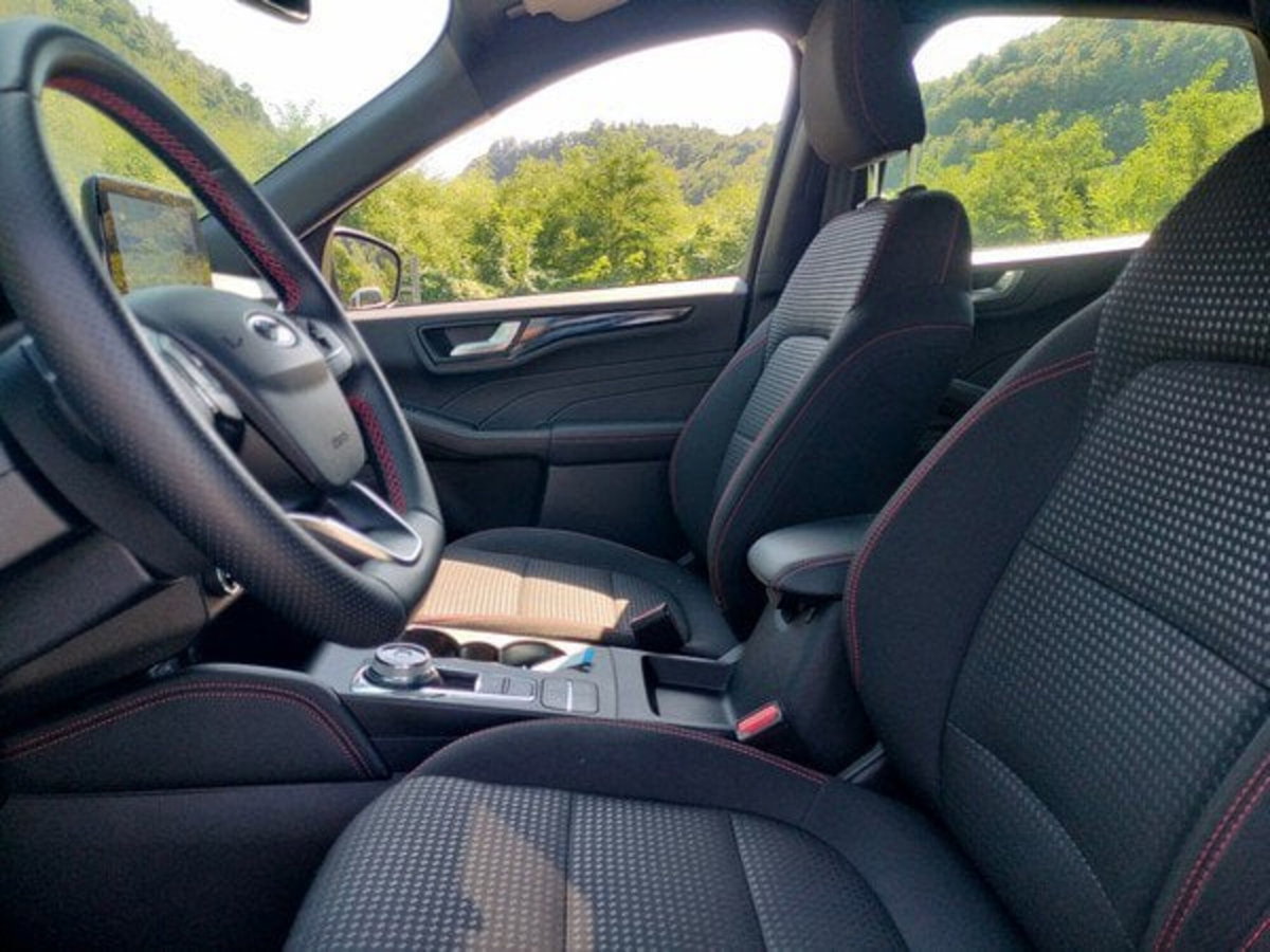 Ford Kuga 1.5 EcoBlue 120 CV 2WD ST-Line (13)