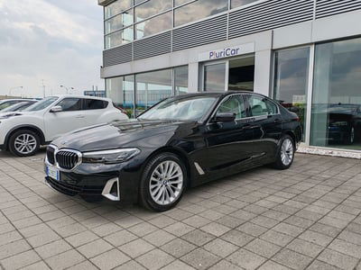 BMW Serie 5 518d 48V Luxury usata