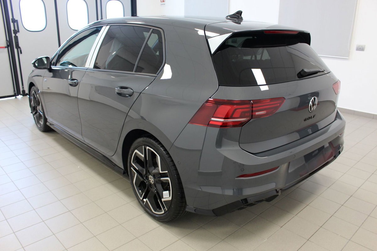 Volkswagen Golf 2.0 TDI 150 CV DSG SCR R-Line (6)