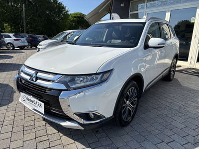 Mitsubishi Outlander 2.2 DI-D 4WD Instyle Plus Navi usata