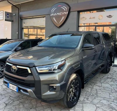 Toyota Hilux 2.8 D A/T 4WD porte Double Cab Invincible usato