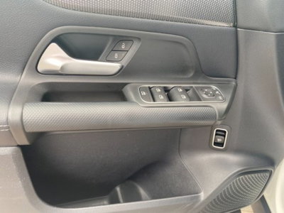 Mercedes-Benz GLB 180 d Automatic Sport (17)