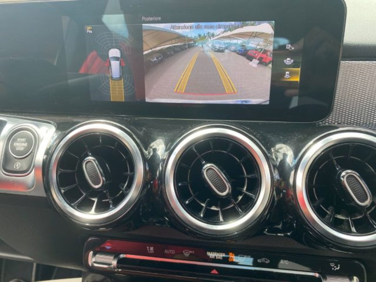 Mercedes-Benz GLB 180 d Automatic Sport (20)