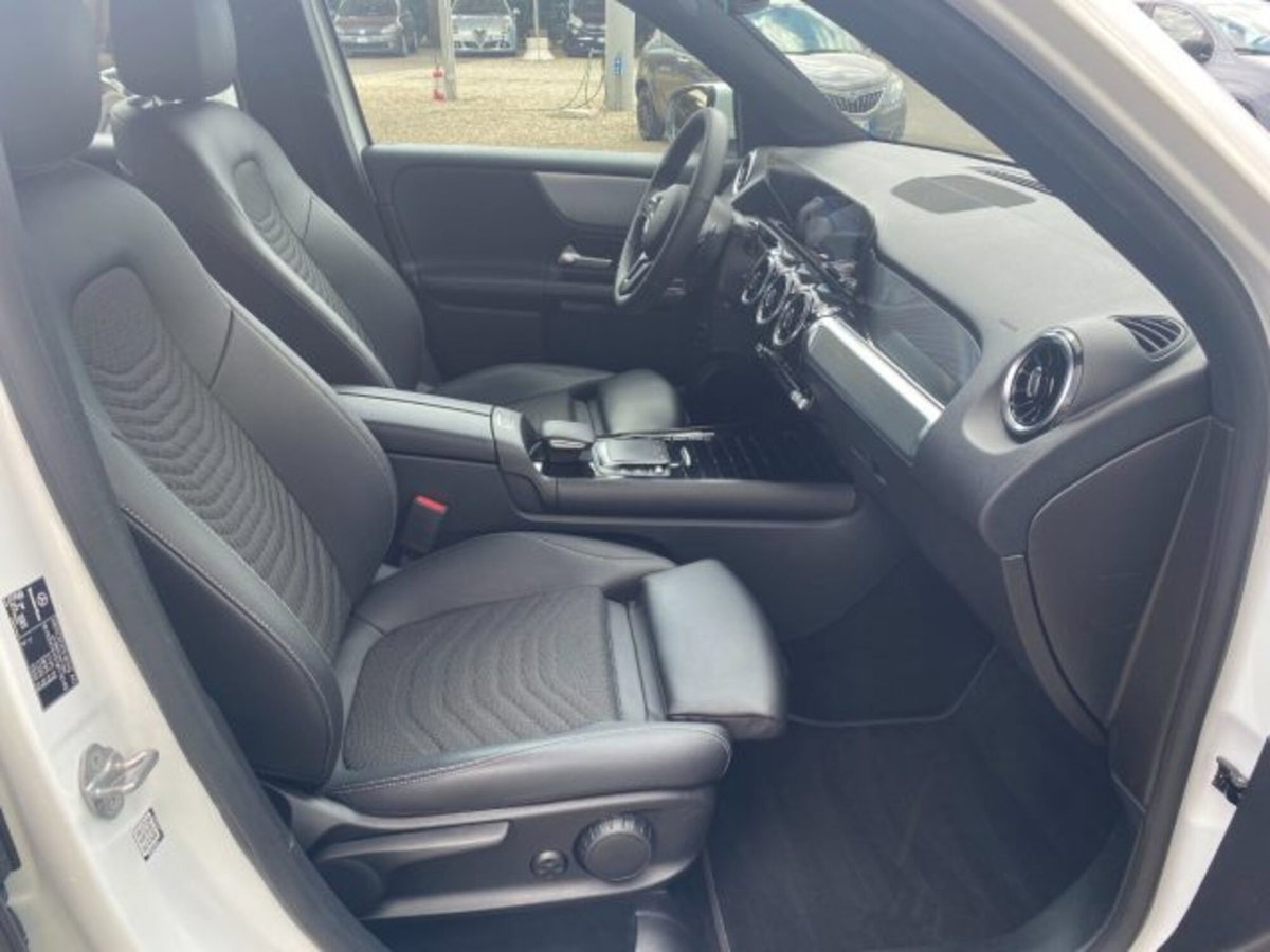 Mercedes-Benz GLB 180 d Automatic Sport (8)