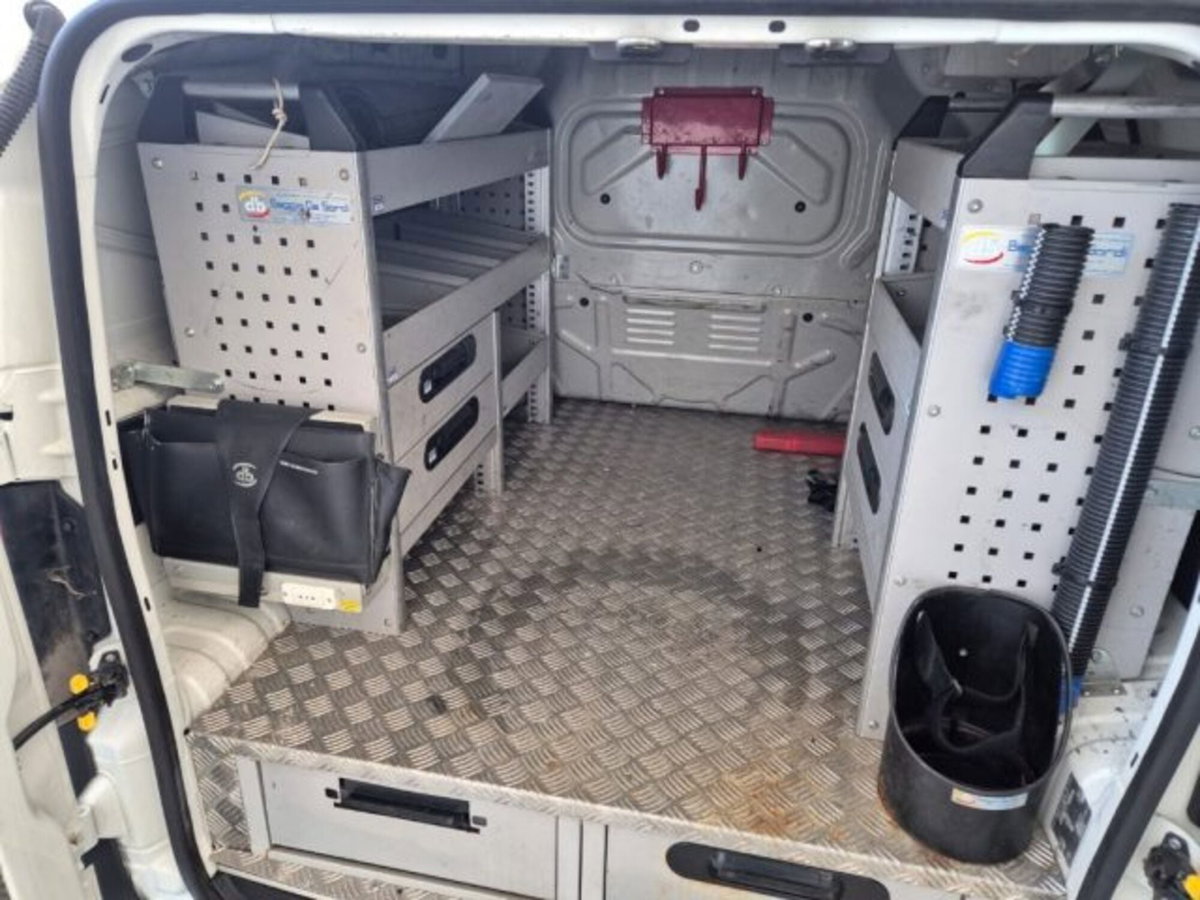 Fiat Fiorino 1.3 MJT 75CV Combi Semi Adventure (8)