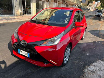 Toyota Aygo 1.0 VVT-i 69 CV 5 porte x-play TSS usata
