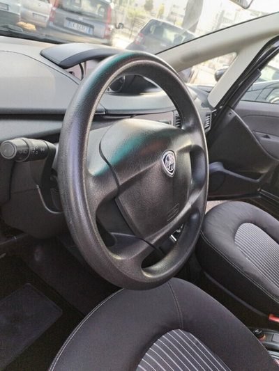 Lancia Musa 1.4 16V Oro (13)