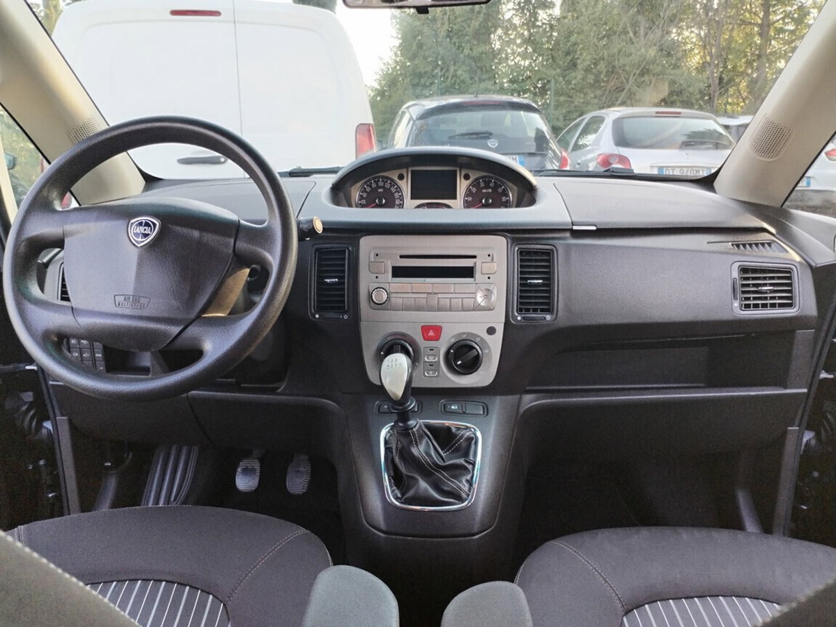 Lancia Musa 1.4 16V Oro (19)