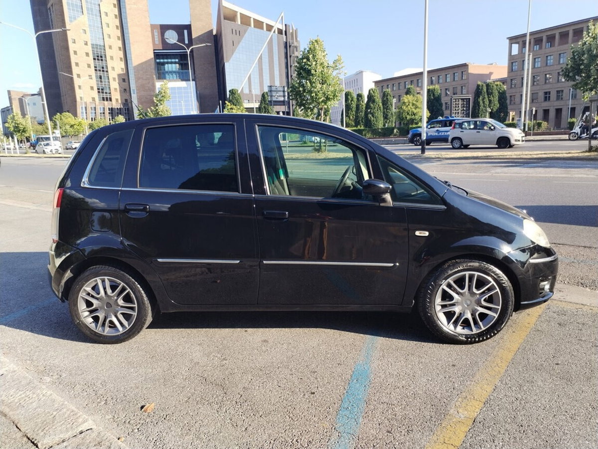 Lancia Musa 1.4 16V Oro (6)