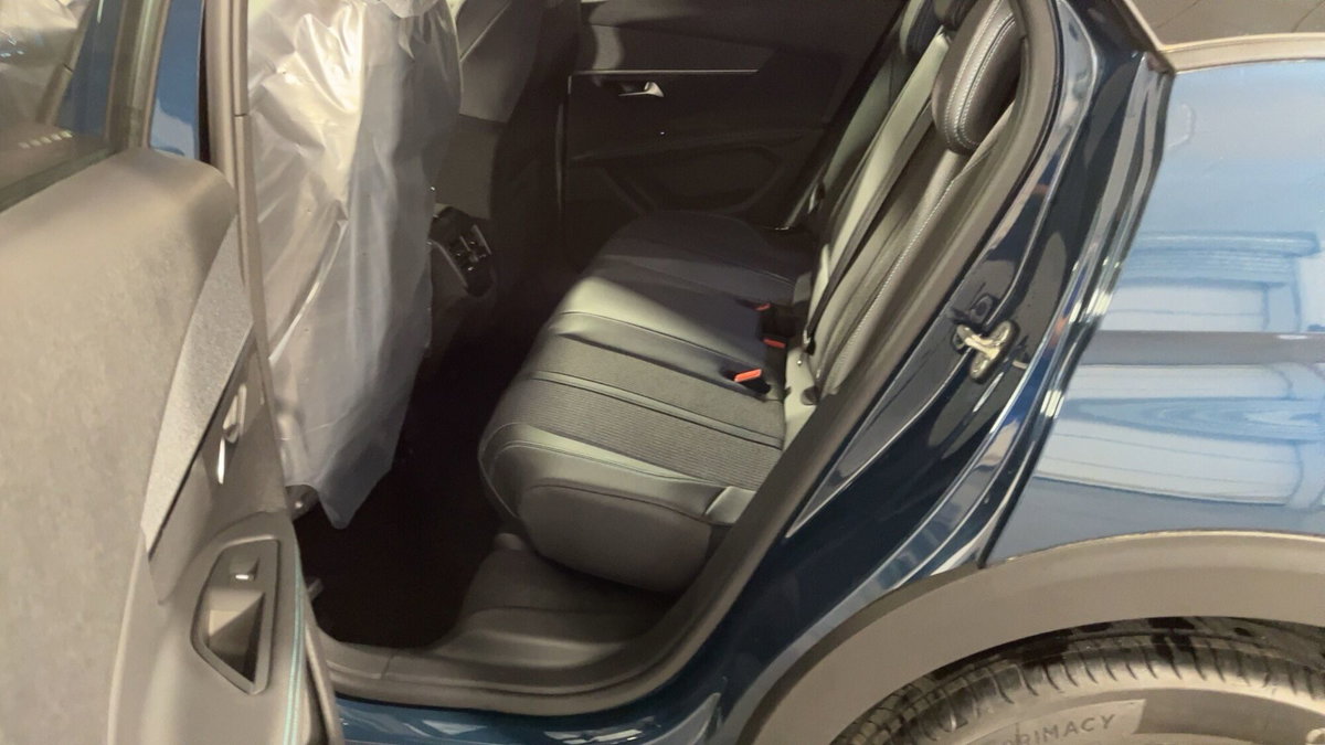 Peugeot 3008 PureTech Turbo 130 S&S Allure Pack (9)