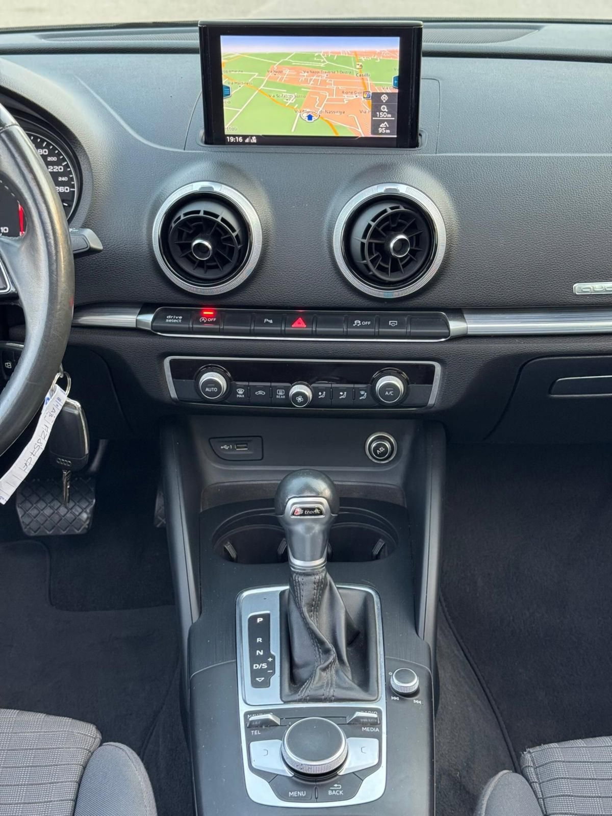 Audi A3 Sportback 40 TDI quattro S tronic Sport (14)