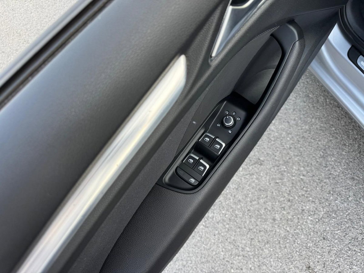 Audi A3 Sportback 40 TDI quattro S tronic Sport (4)