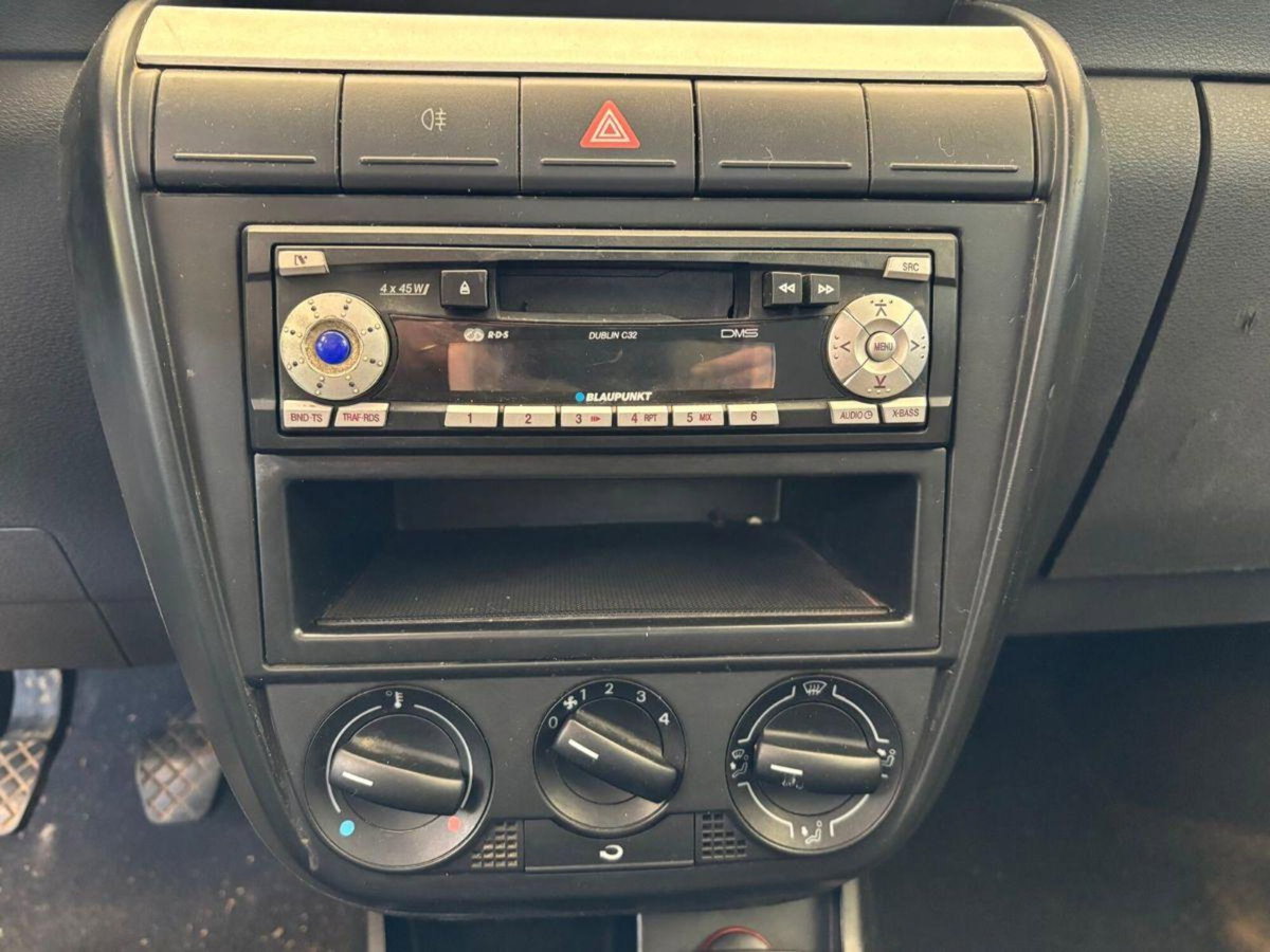 Volkswagen Fox 1.2 (10)