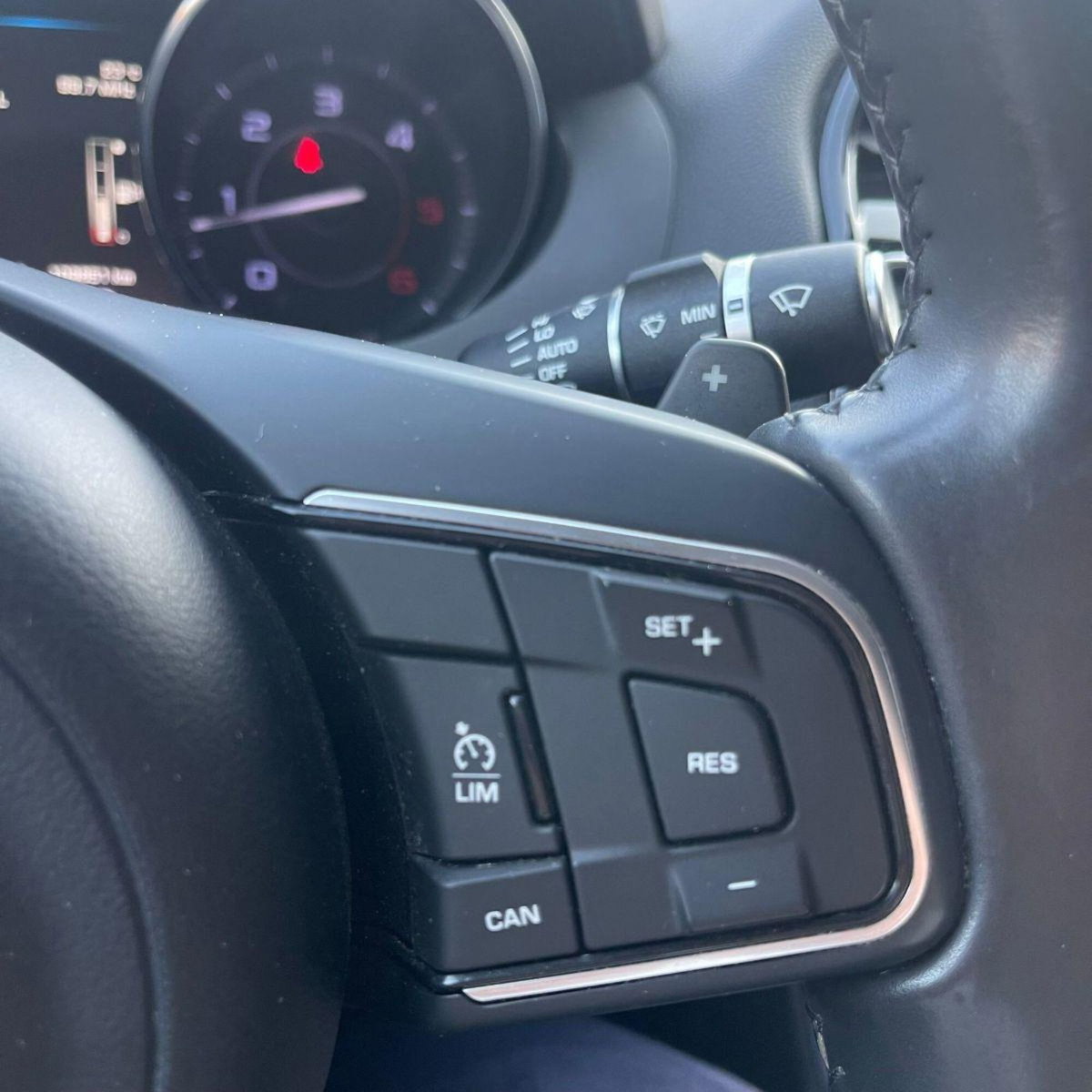 Jaguar XE 2.0 D Turbo aut. Prestige (12)