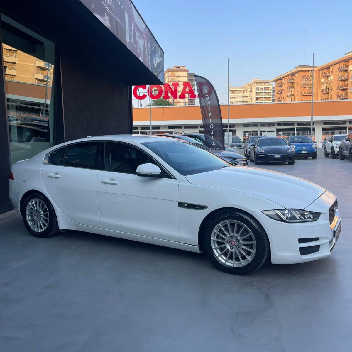 Jaguar XE 2.0 D Turbo aut. Prestige (4)