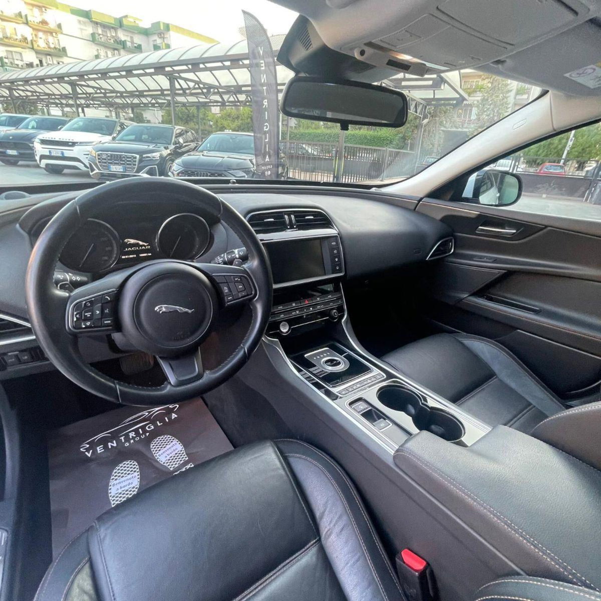 Jaguar XE 2.0 D Turbo aut. Prestige (6)