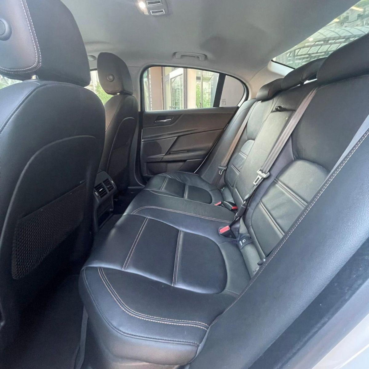 Jaguar XE 2.0 D Turbo aut. Prestige (7)