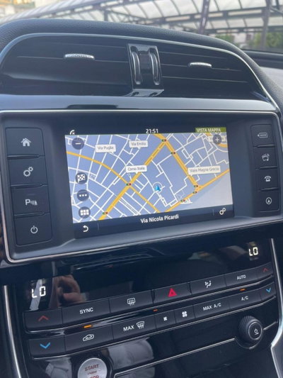 Jaguar XE 2.0 D Turbo aut. Prestige (9)