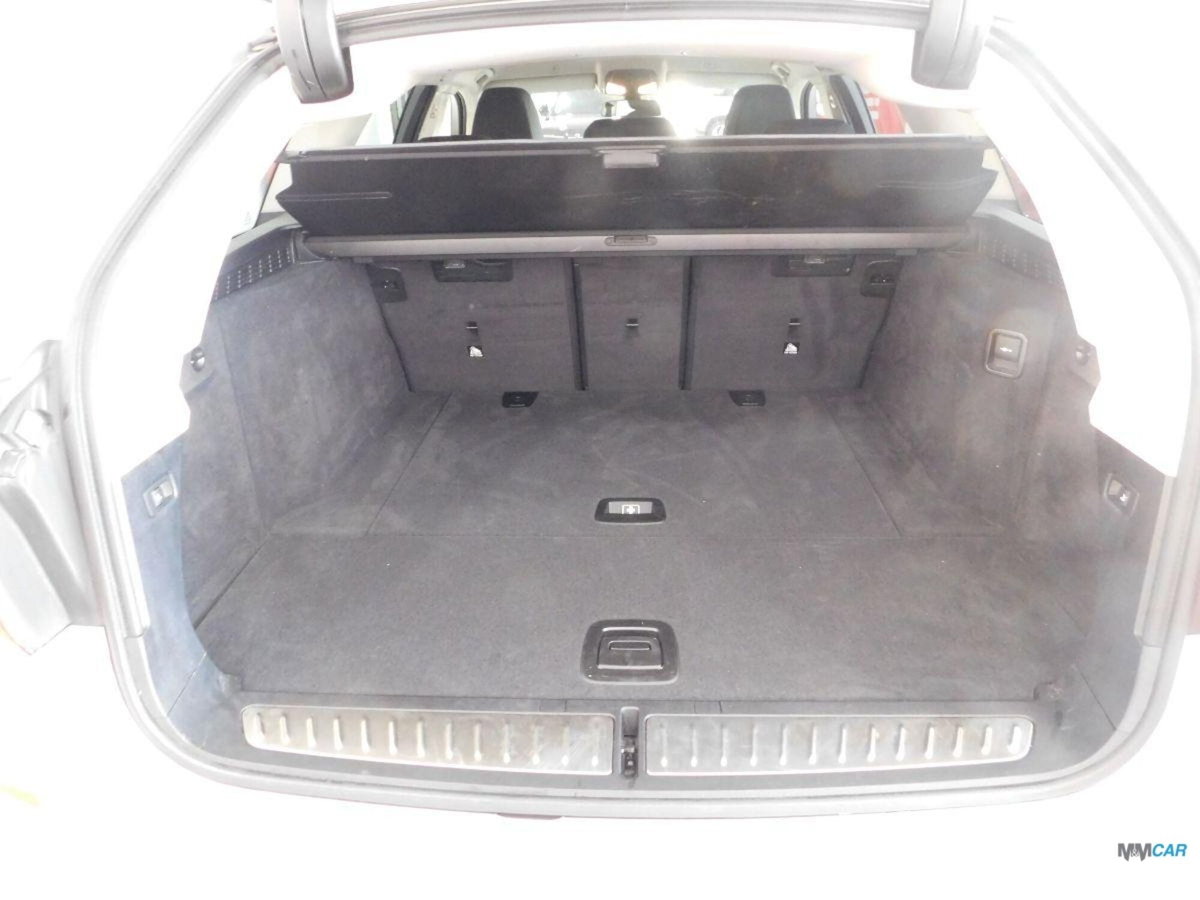 BMW Serie 5 Touring 520d xDrive  Business aut. (16)