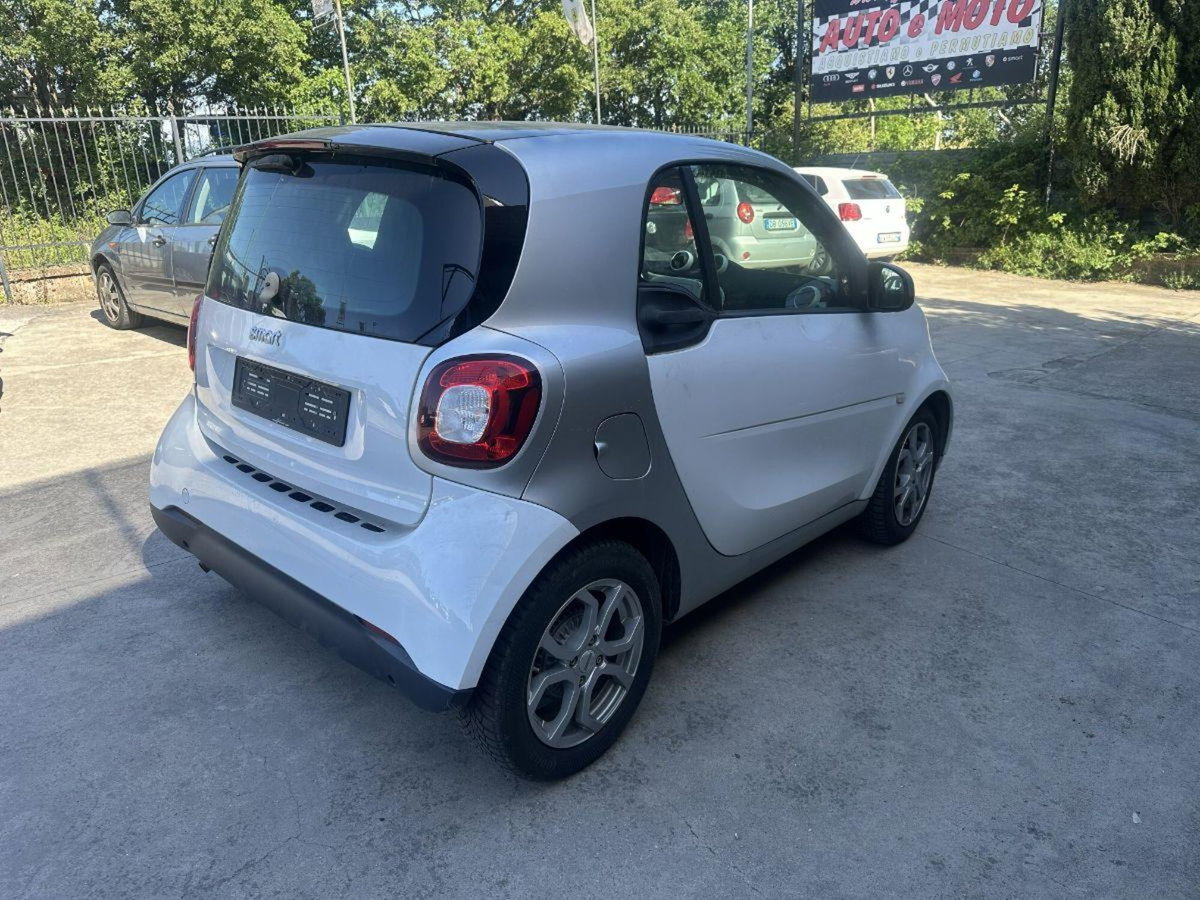 smart Fortwo 1000 52 kW MHD coupé passion (3)
