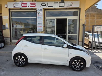 Toyota Aygo 1.0 VVT-i 69 CV 5 porte x-play usata