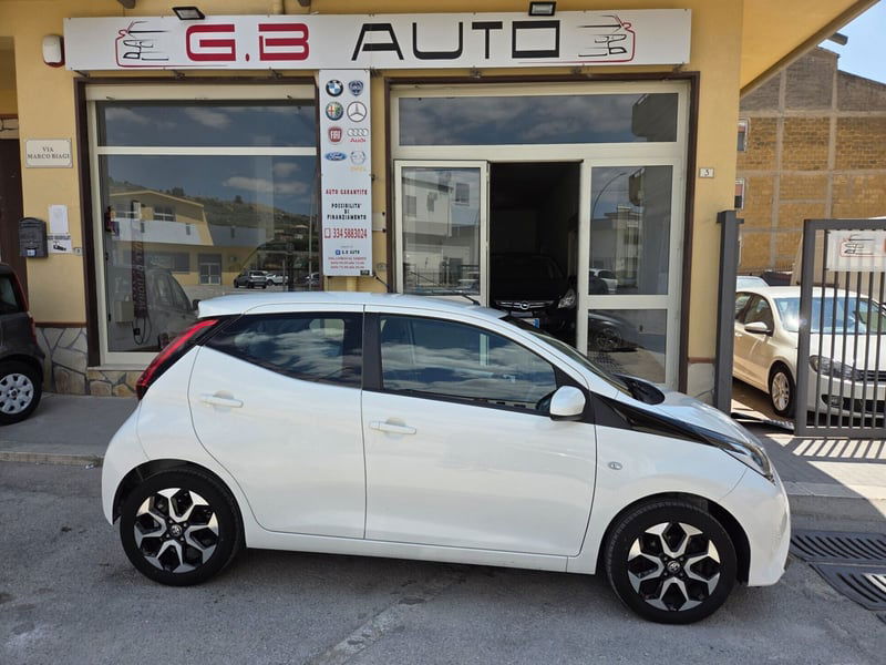 Toyota Aygo 1.0 VVT-i 69 CV 5 porte x-play