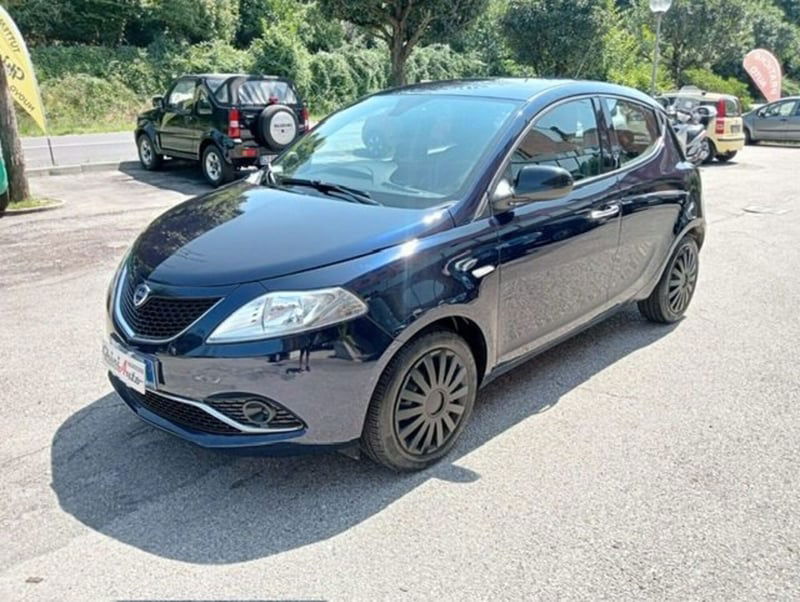 Lancia Ypsilon 1.2 69 CV 5 porte Gold