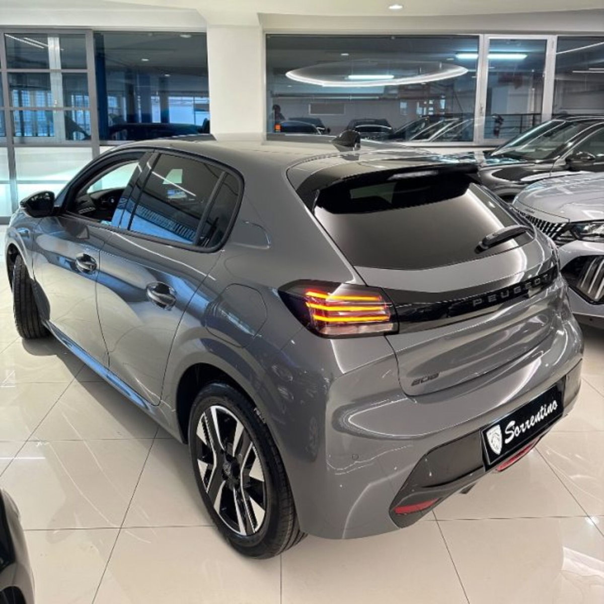 Peugeot 208 1.2 puretech Active s&s 100cv (4)