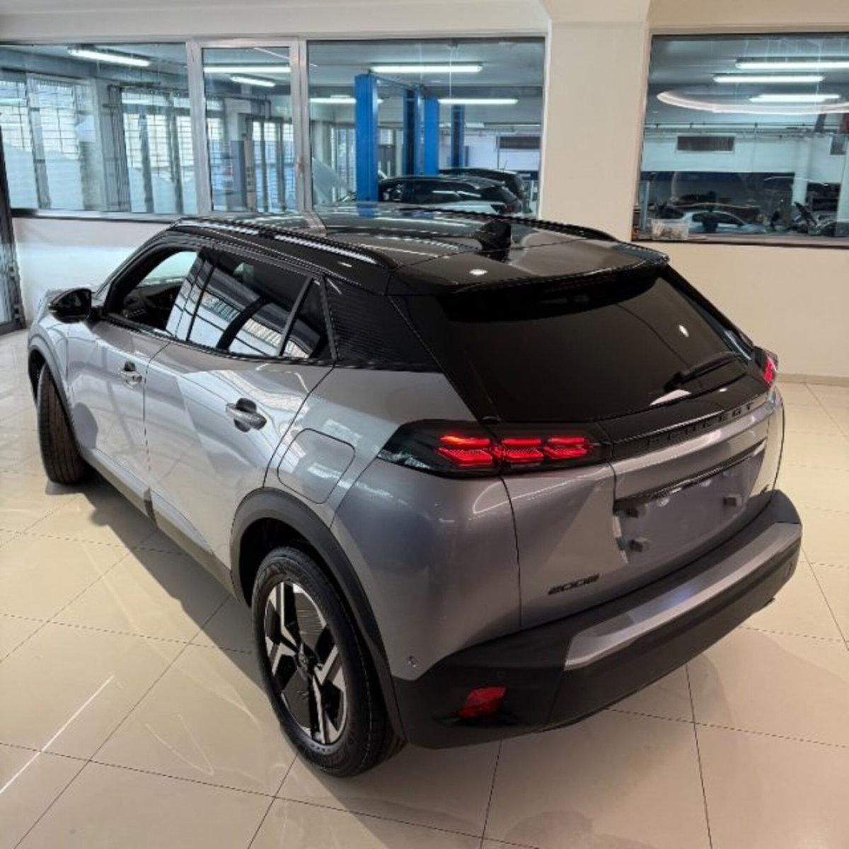 Peugeot 2008 50 kWh GT (14)