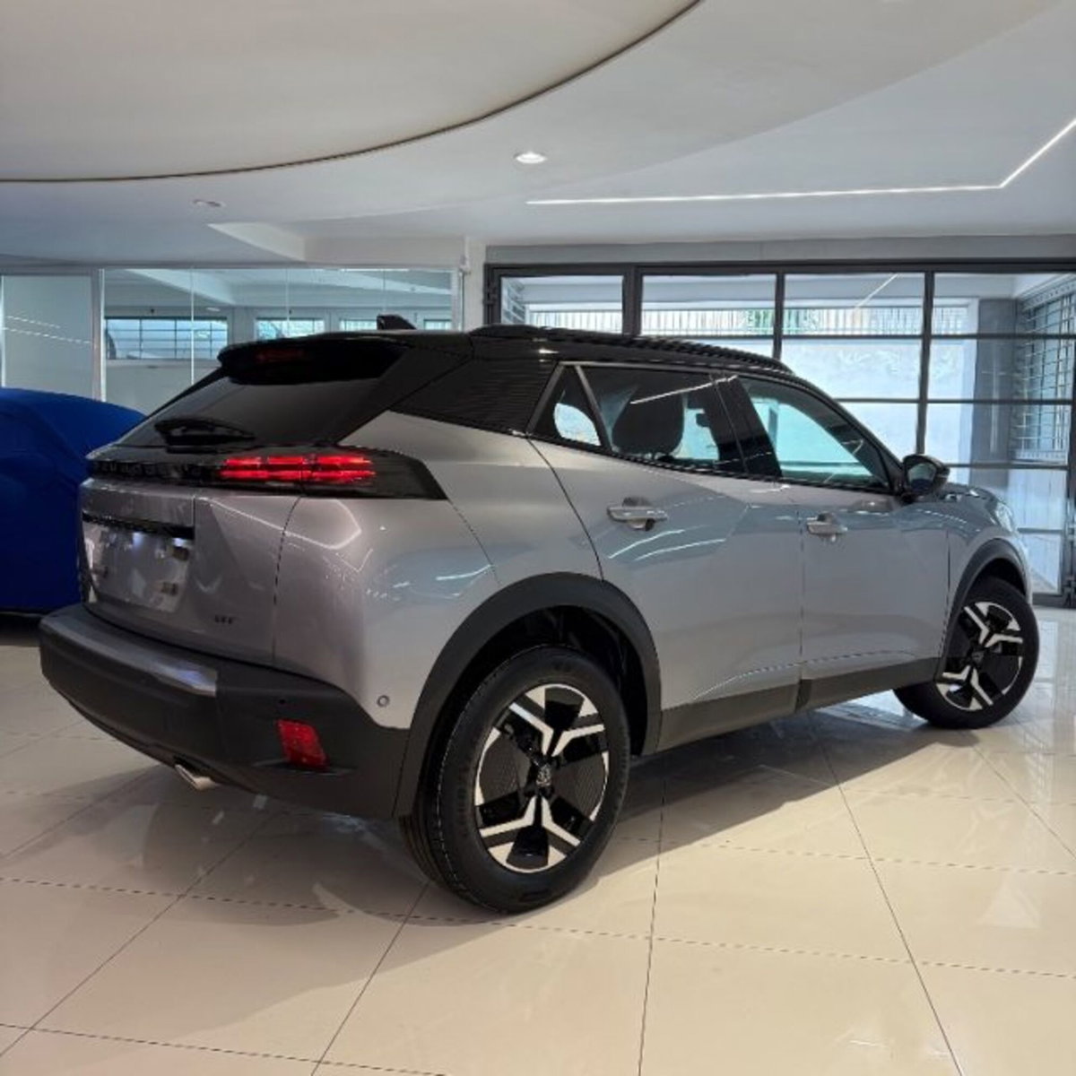 Peugeot 2008 50 kWh GT (15)