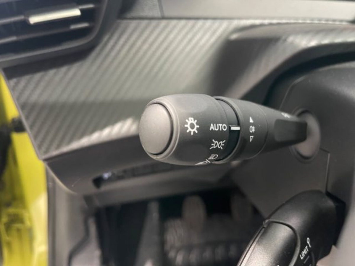 Peugeot 208 PureTech 75 Stop&Start 5 porte Allure (17)
