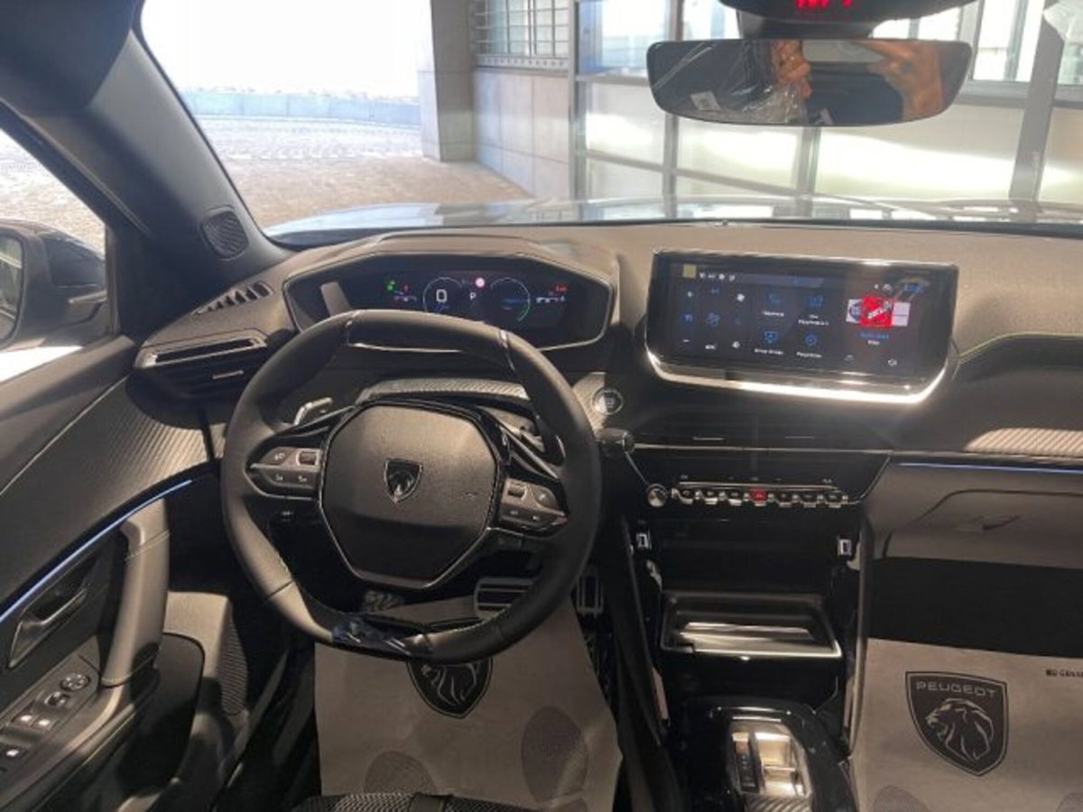 Peugeot 2008 50 kWh GT (18)