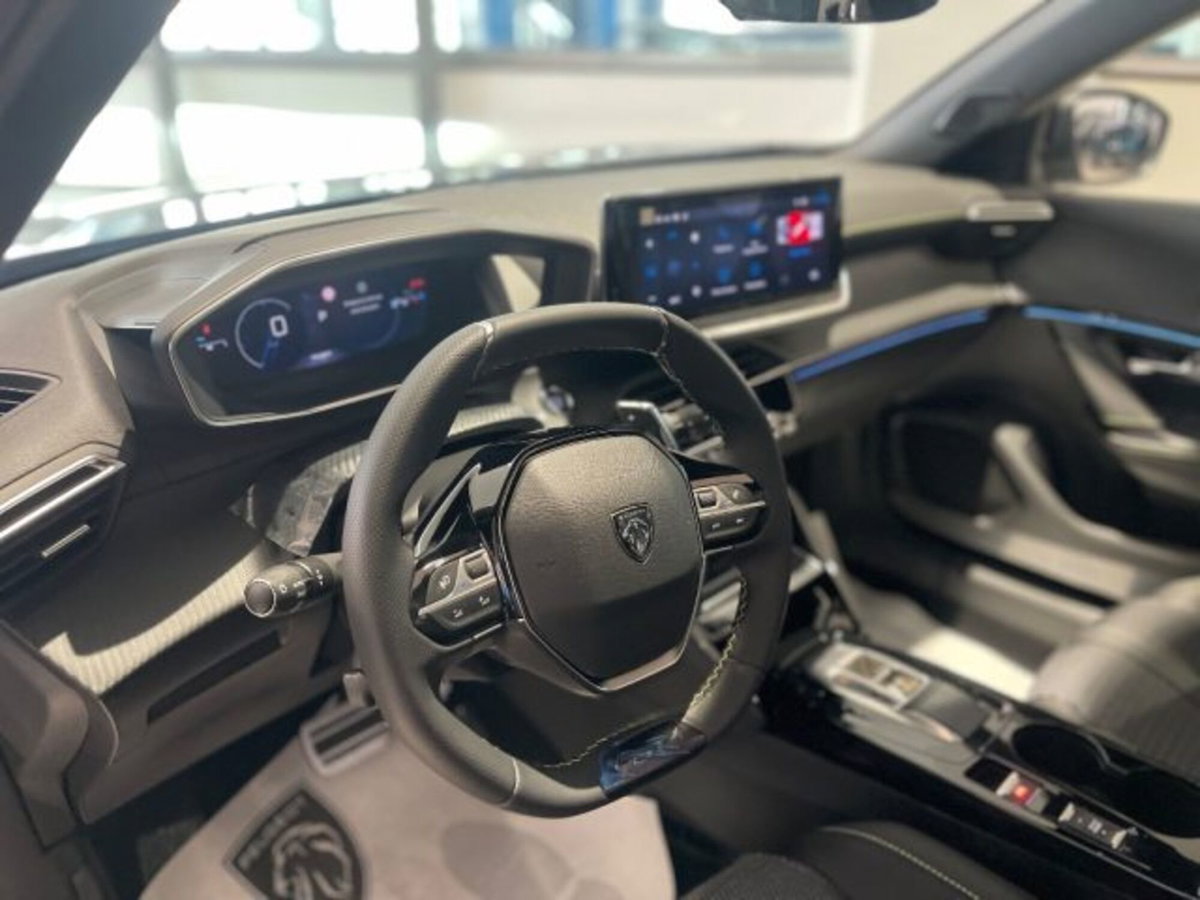 Peugeot 2008 50 kWh GT (19)