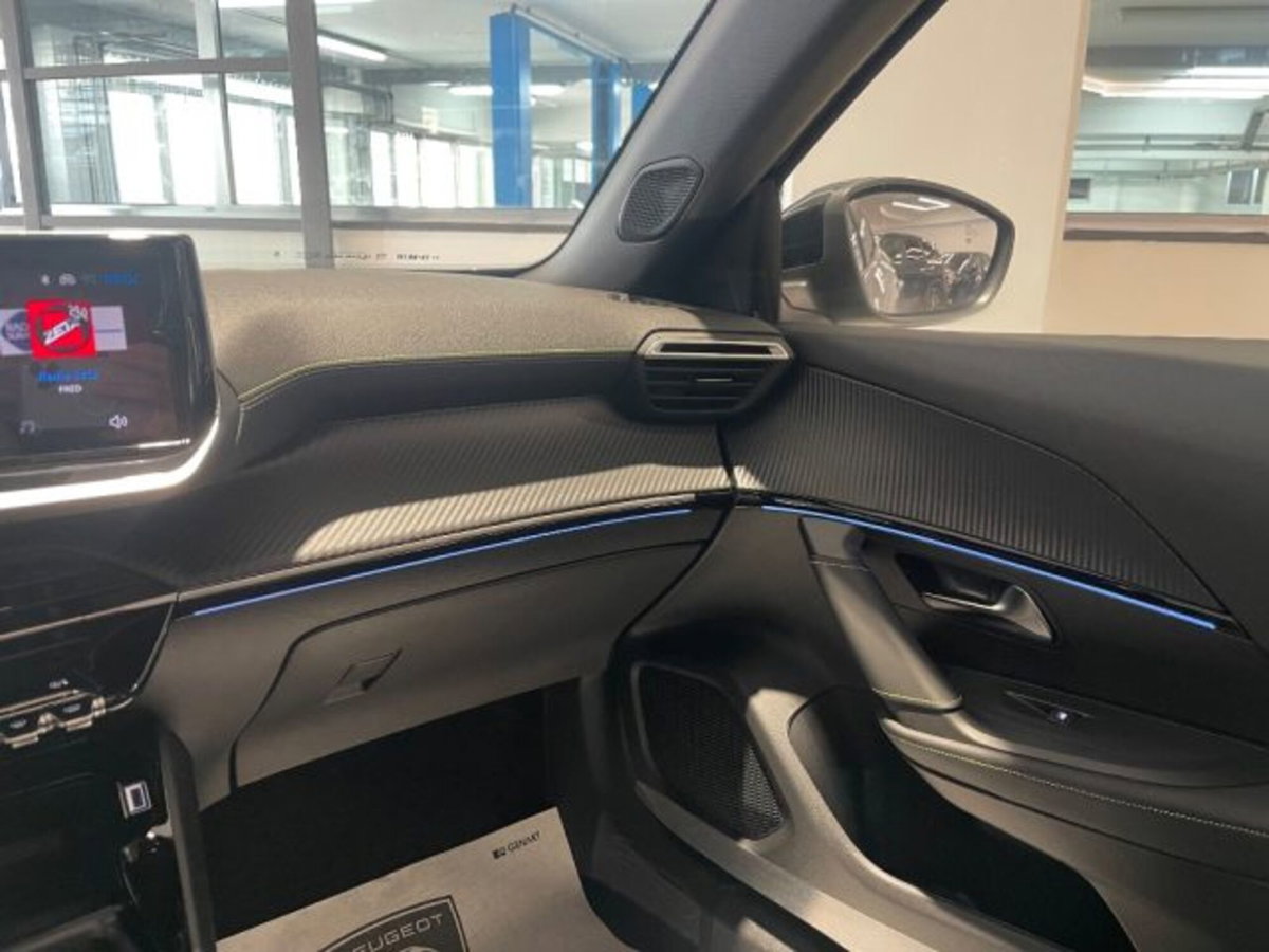 Peugeot 2008 50 kWh GT (20)