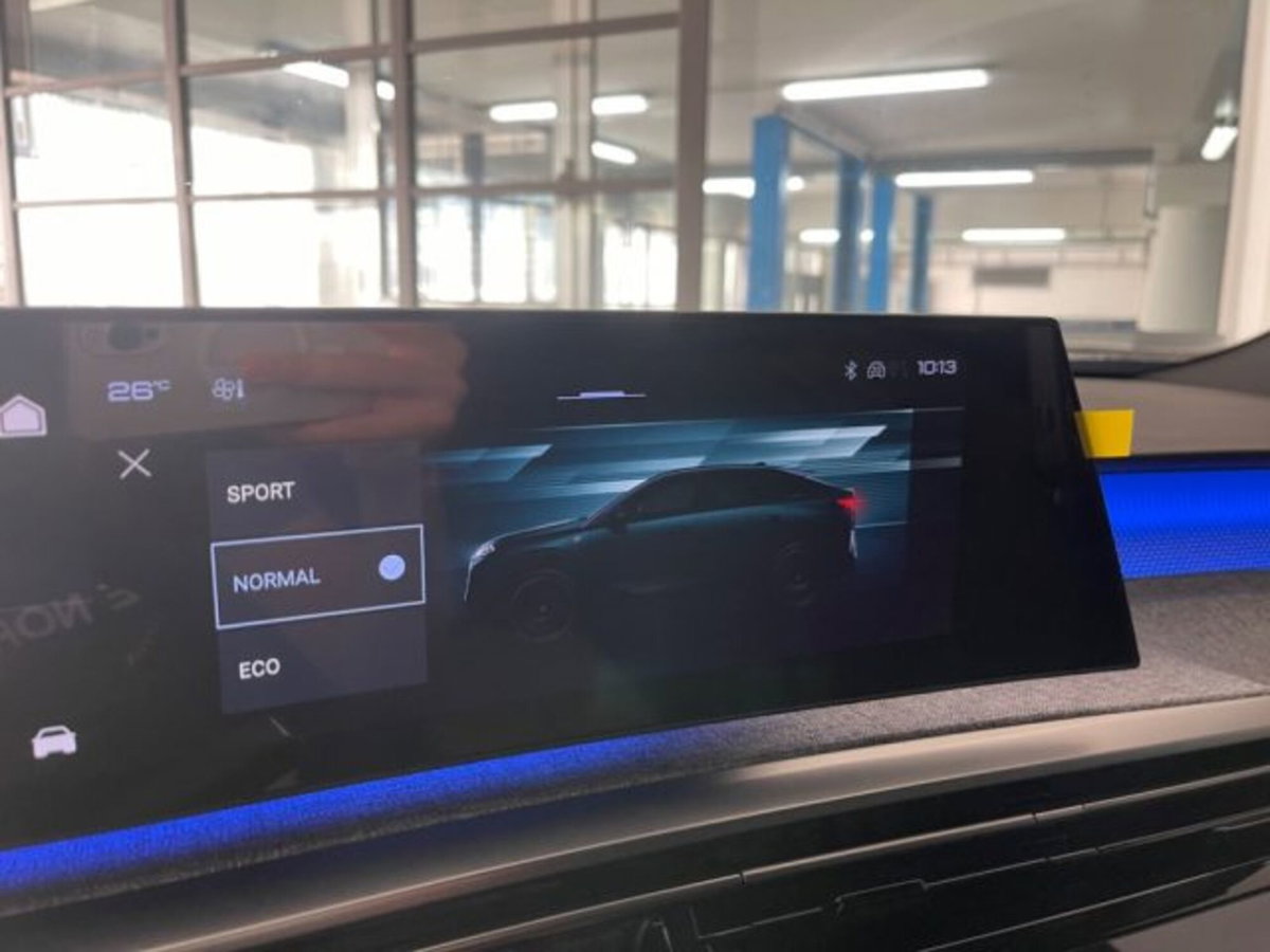 Peugeot 3008 1.2 hybrid GT Exclusive 145cv e-dcs6 (19)