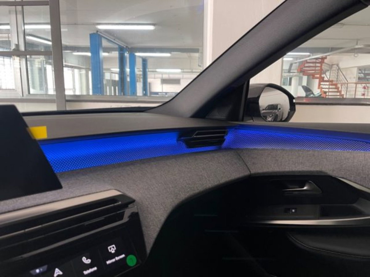 Peugeot 3008 1.2 hybrid GT Exclusive 145cv e-dcs6 (20)