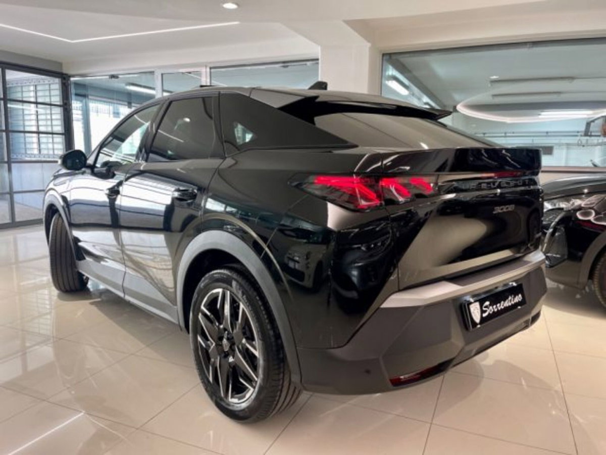 Peugeot 3008 1.2 hybrid GT Exclusive 145cv e-dcs6 (10)