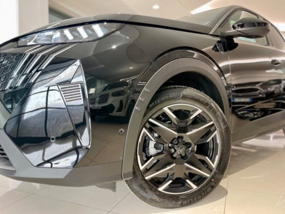 Peugeot 3008 1.2 hybrid GT Exclusive 145cv e-dcs6 (12)