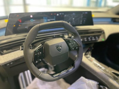 Peugeot 3008 1.2 hybrid GT 145cv e-dcs6 (19)
