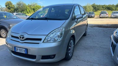 Toyota Corolla Verso 2.2 16V D-4D DPF Sol usata