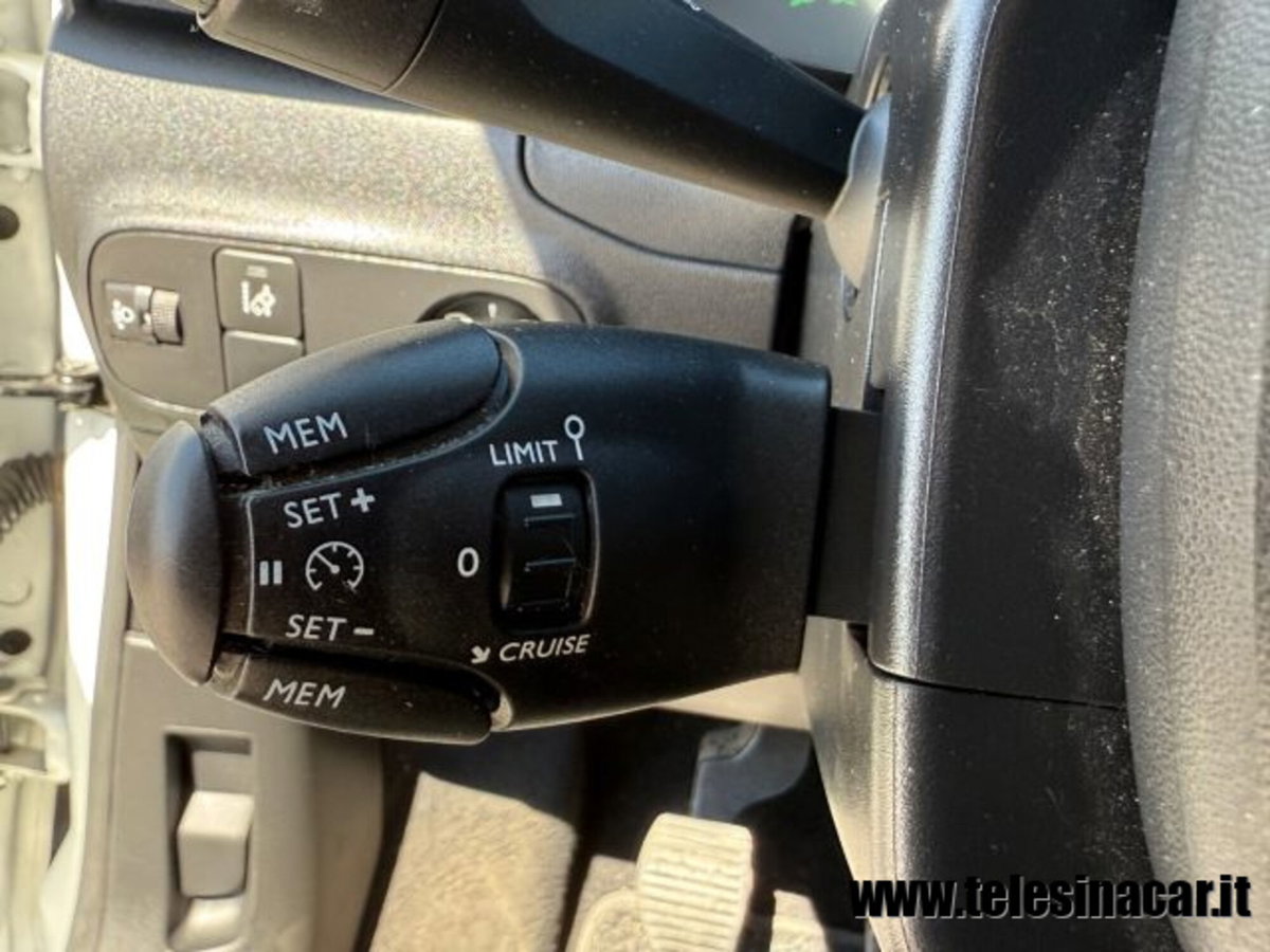 Citroen C3 BlueHDi 100 S&S Van Feel (13)
