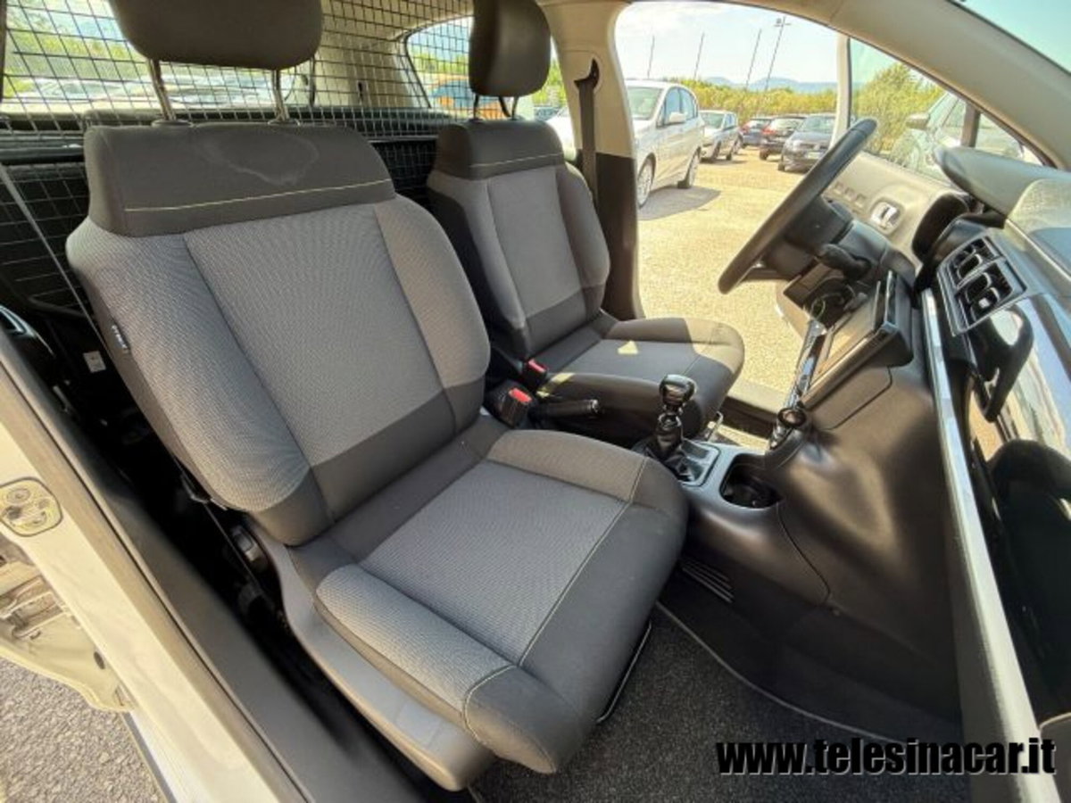 Citroen C3 BlueHDi 100 S&S Van Feel (18)