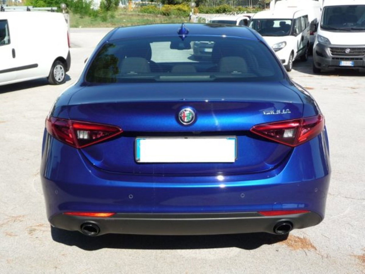 Alfa Romeo Giulia 2.2 Turbodiesel 160 CV AT8 Super (5)