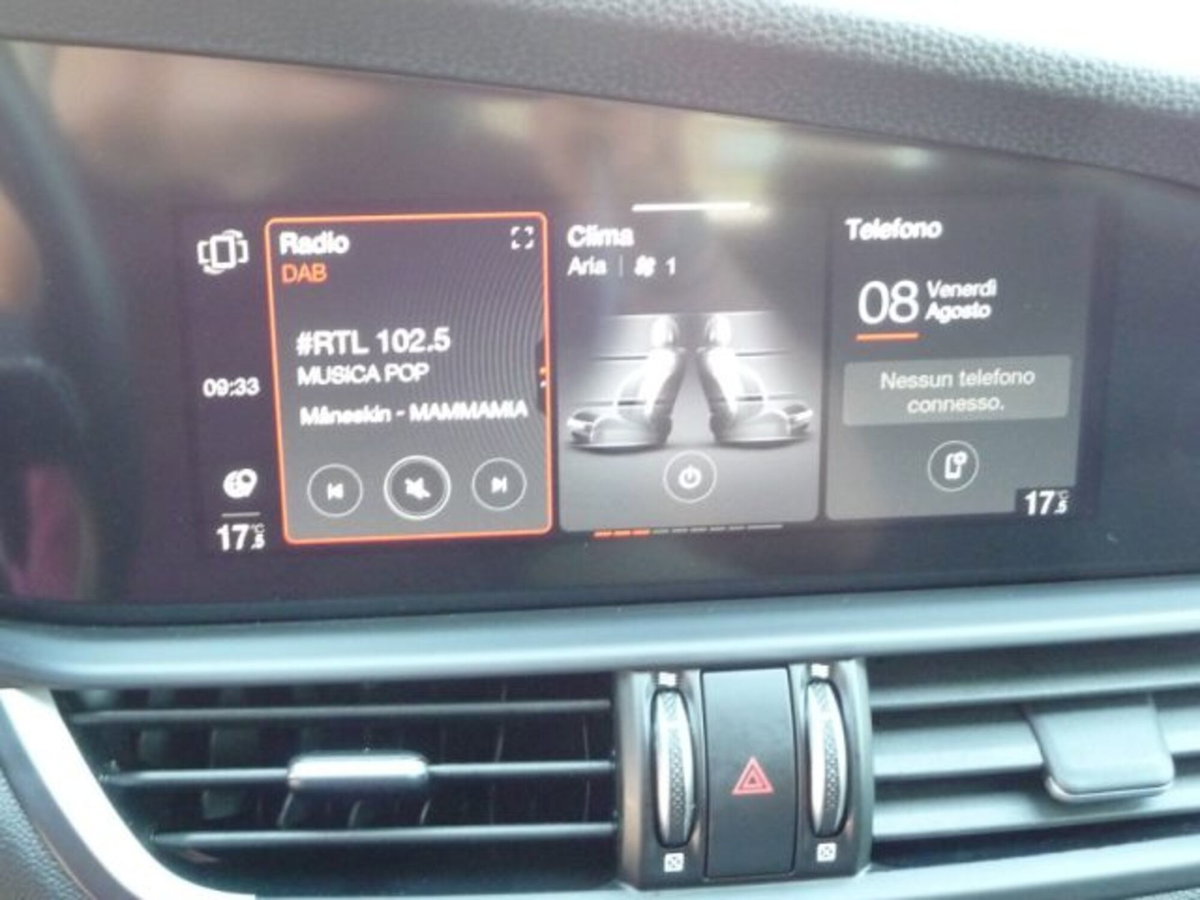 Alfa Romeo Giulia 2.2 Turbodiesel 160 CV AT8 Super (9)